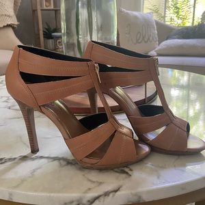 Jessica Simpson zip up heel, tan, size 9